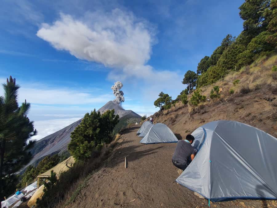 Antigua, Guatemala: Volcano Acatenango Overnight Hiking - Day 2 sunrise: early wake-up, breakfast, then the descent
