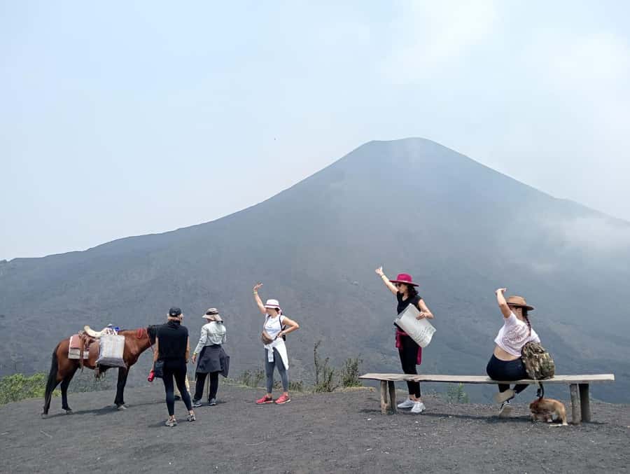 Antigua: Marshmallows Roasting at Pacaya Volcano 6-hour Tour - The descent, sunset light, and how horse rides affect the mood