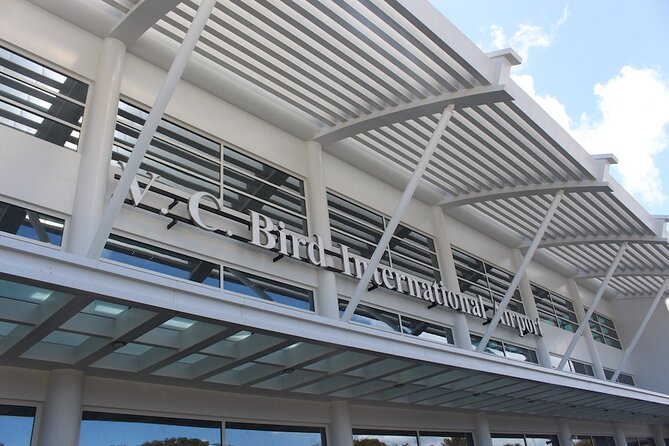 Antigua - VIP Fast Track On Arrival ONLY And Round Trip Transfer - From Immigration to Customs, with Someone Holding the Thread
