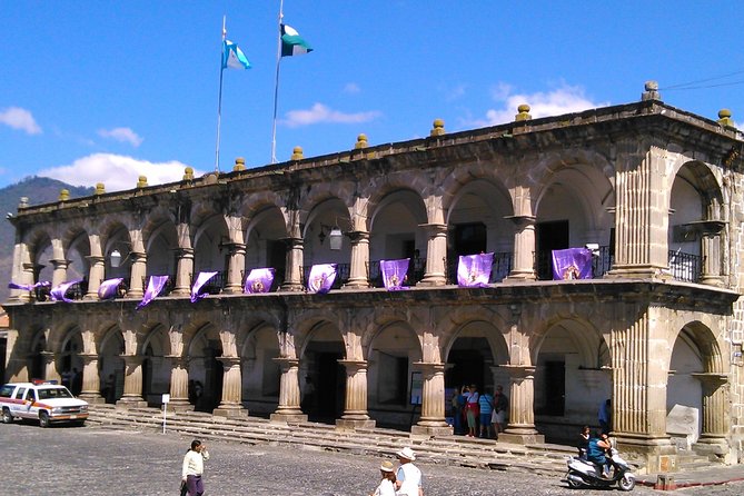 Antigua Walking Tour Morning and Afternoon - Antigua, on foot: how the city plan and quakes shape what you see