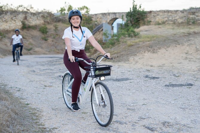 E-Bike Historical Sunset Tour in Fort James - Meeting at Anchorage Road and how pickup changes the evening