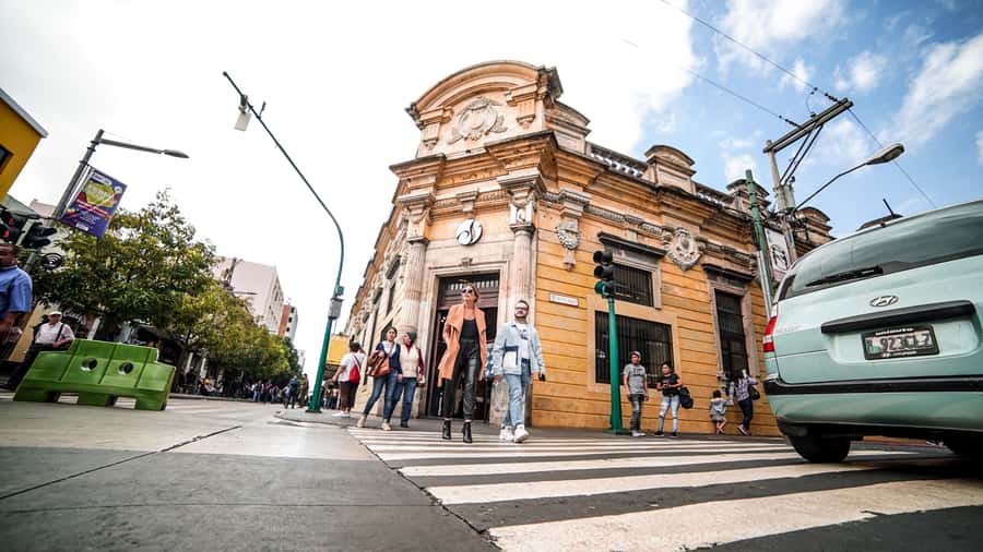 Guatemala City Highlights Shared Tour - Miraflores Museum: learning Kaminal Juyú at the right starting point