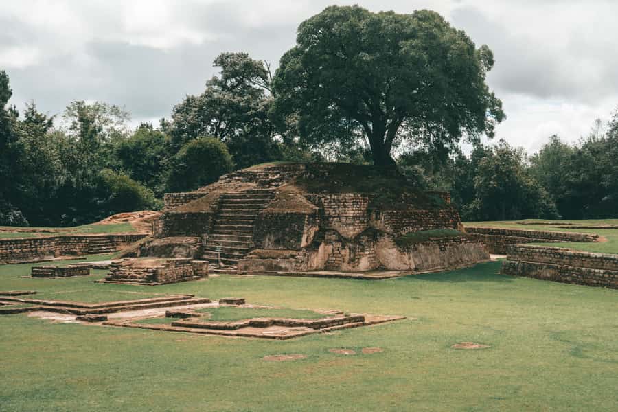 Iximche and Antigua Day Tour - Guides Matter Here, and You’ll Likely Get a Strong One