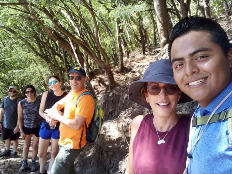 Kayak Hike Adventure. Visit Tzununa, Jaibalito, Santa Cruz - Getting your kayak setup: singles, doubles, or a paddleboard