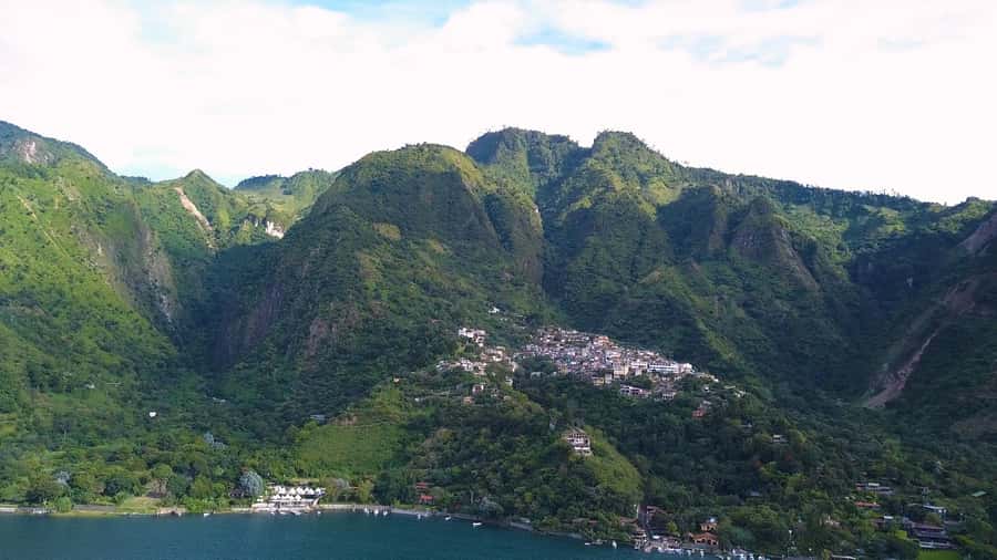 Kayak Hike Adventure. Visit Tzununa, Jaibalito, Santa Cruz - Tzununa: guided sightseeing and the hiking time that counts