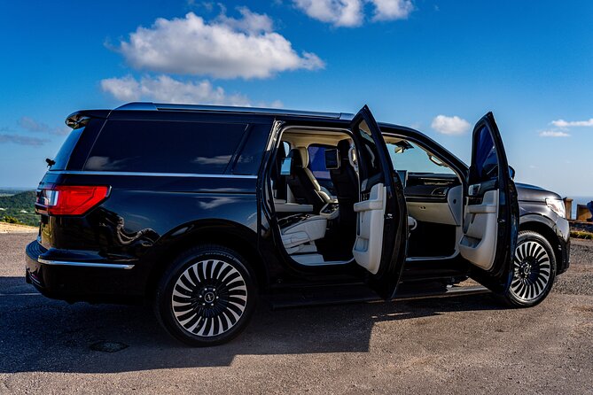 Luxury Airport transfer from or to Antigua Airport - Booking for arrival and return trips