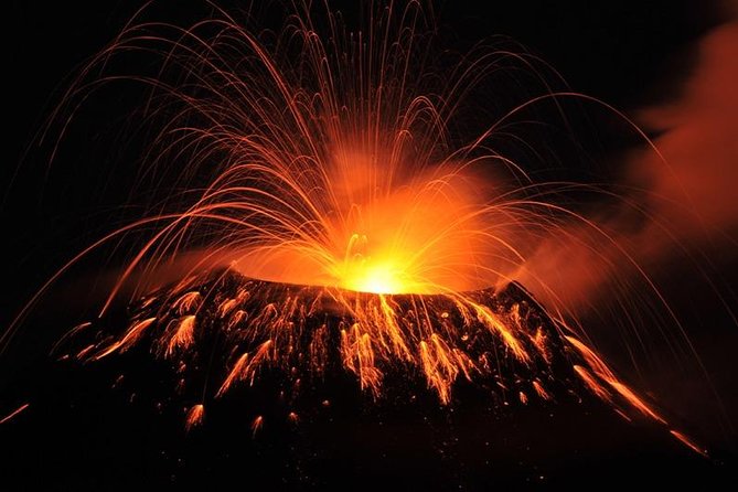 Pacaya Volcano Hikking from Guatemala City - Along the way: forests, farmland, and the edge of lava