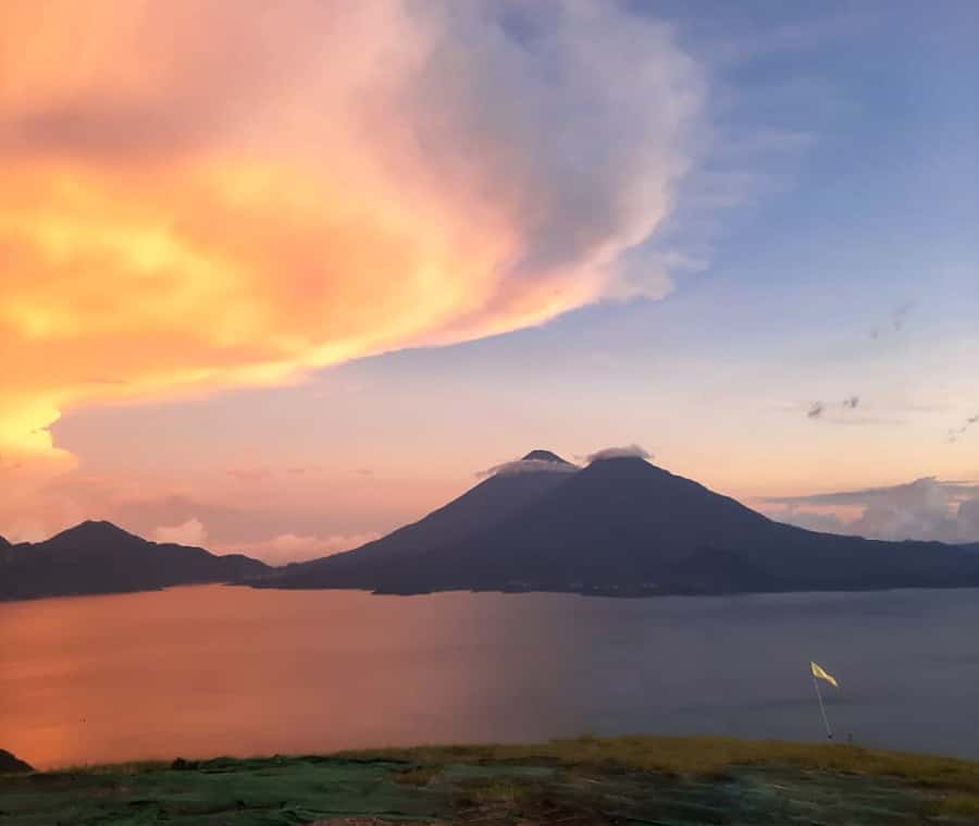 Panajachel: Lake Atitlán Sunset Tour - Santa Catarina Palopo: weaving, crafts, and a real local town