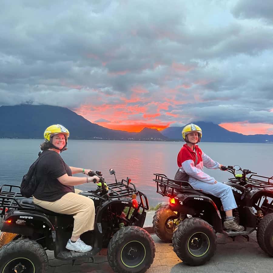 Panajachel: Lake Atitlán Sunset Tour - What to bring and what to wear
