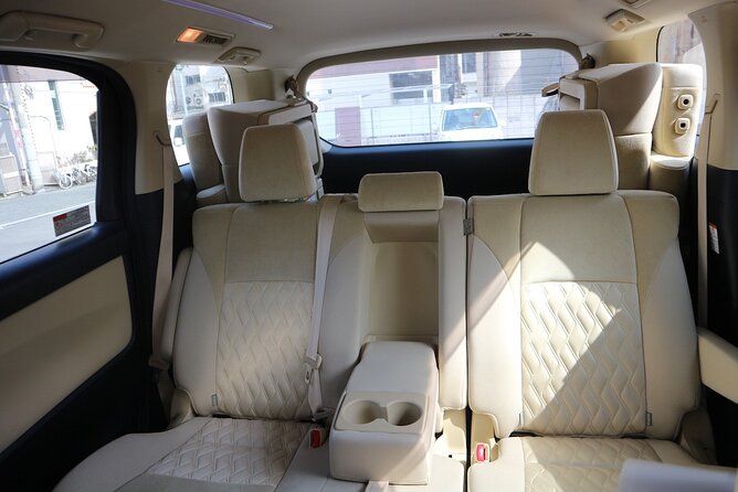 Round-Trip Transfer between Antigua Airport and Antigua Hotels - The 35 to 50 minute ride to your resort, no hotel stops