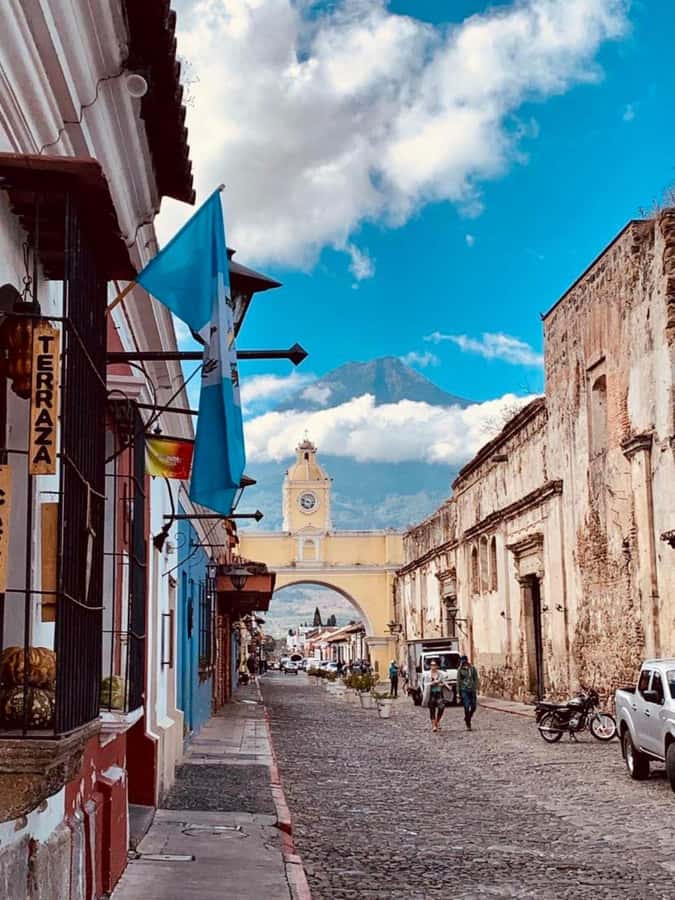 Walk Antigua Like a Local - ChocoMuseo and the Museum of Jade: culture between monuments